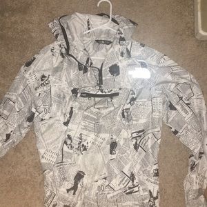 The North Face reflective windbreaker (men’s)